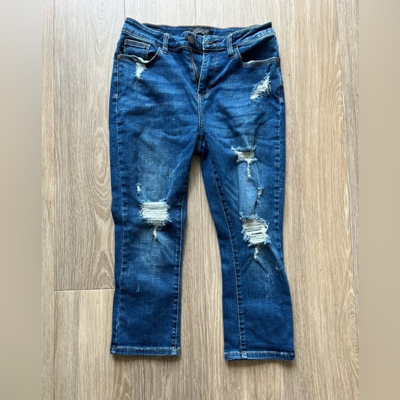 Judy Blue Capri Distressed Blue Jeans Size 7 | 28 - Picture 1 of 4